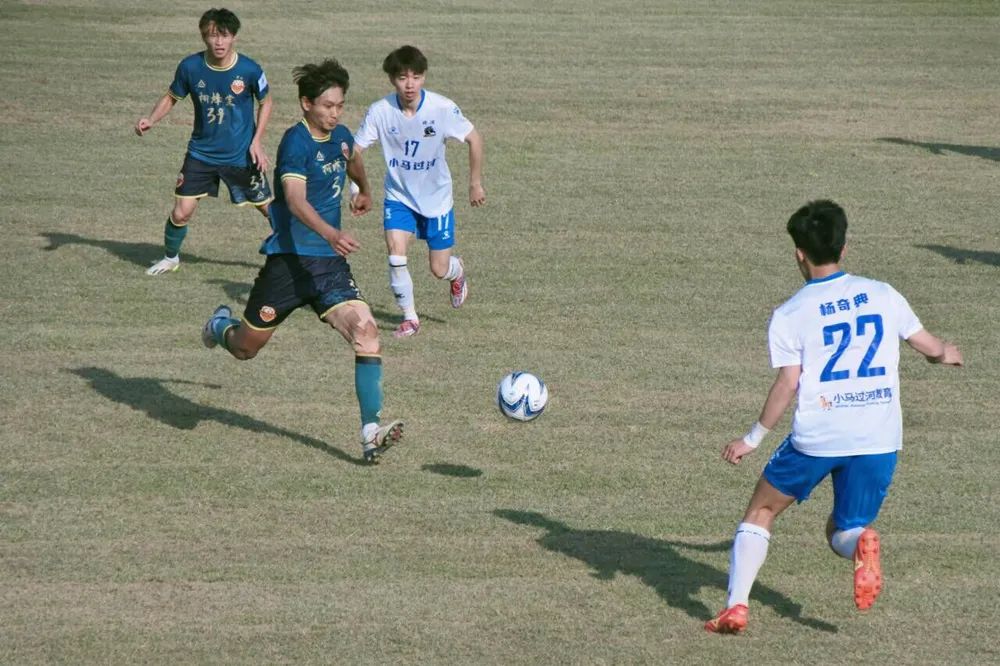 球员们如何尽力为球队在比赛中取得胜利？