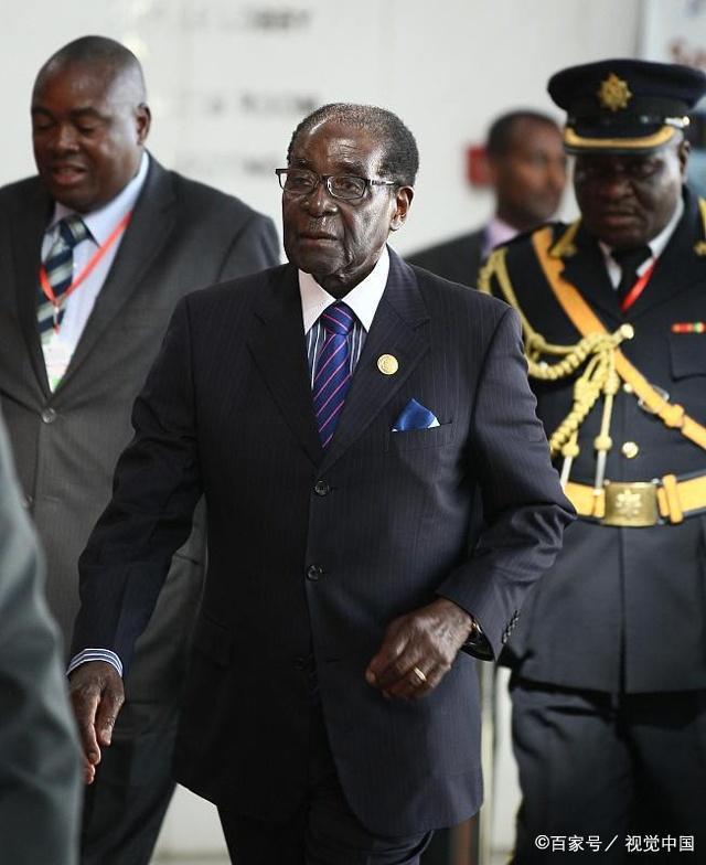 津巴布韦球员夺得进球王头衔,风头无两 津巴布韦球员夺得进球王头衔,风头无两