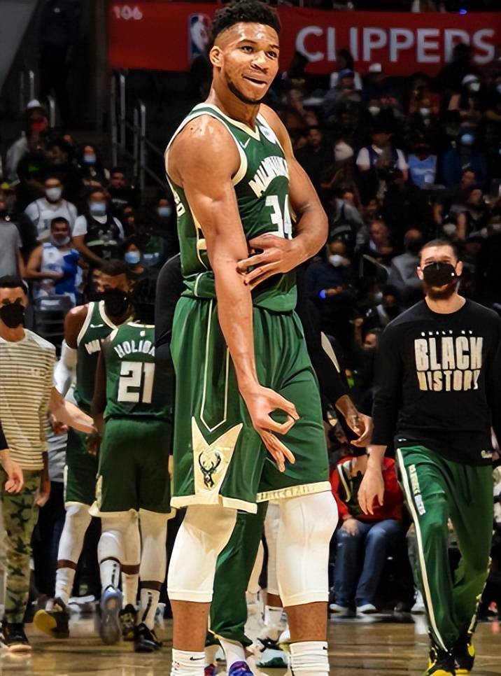 爱游戏app-雄鹿再胜篮网，字母哥砍下二十分霸气十足