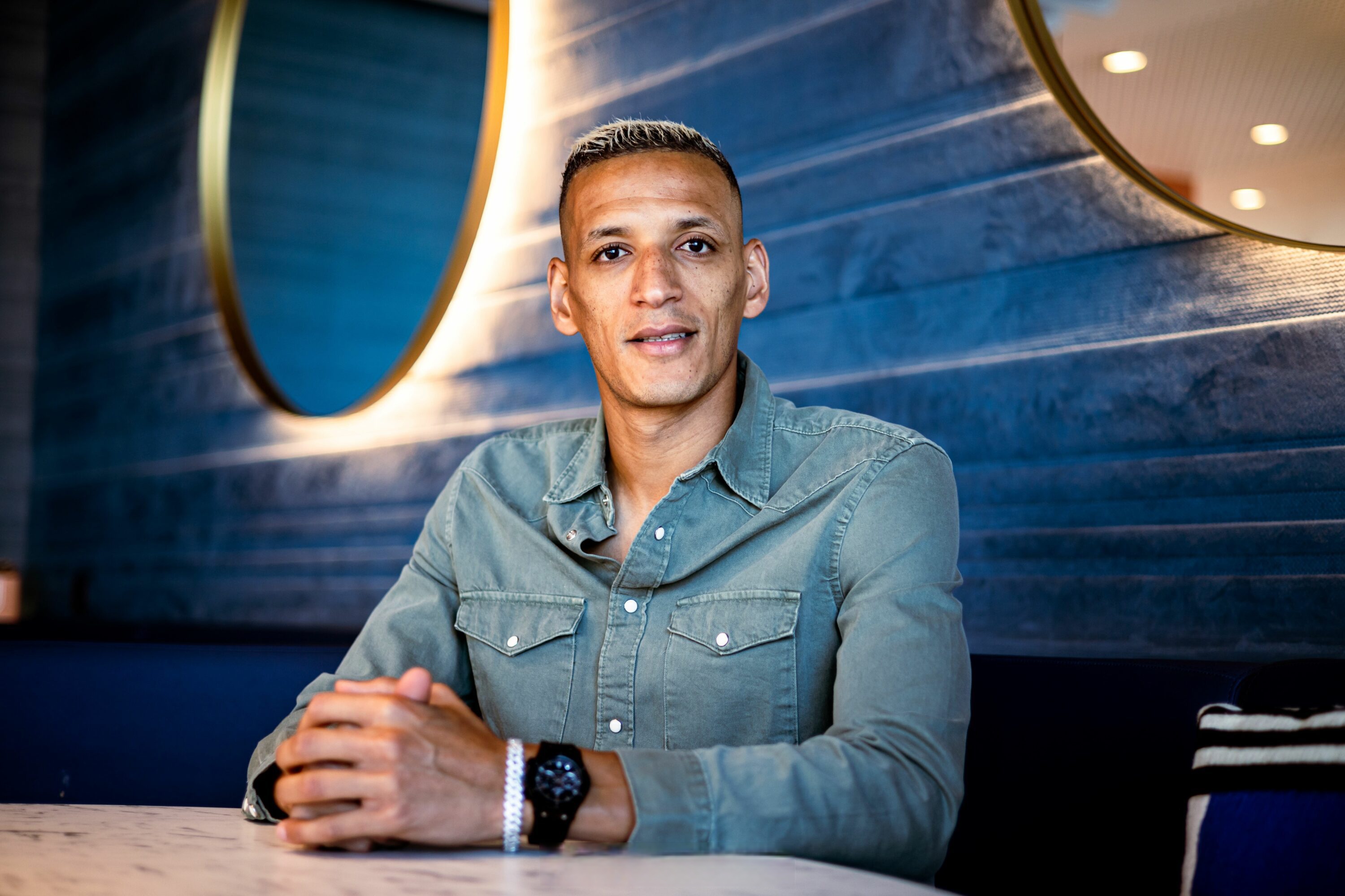 爱游戏亚洲官网-包含新赛季签下状元秀，球队未来展望不明的词条