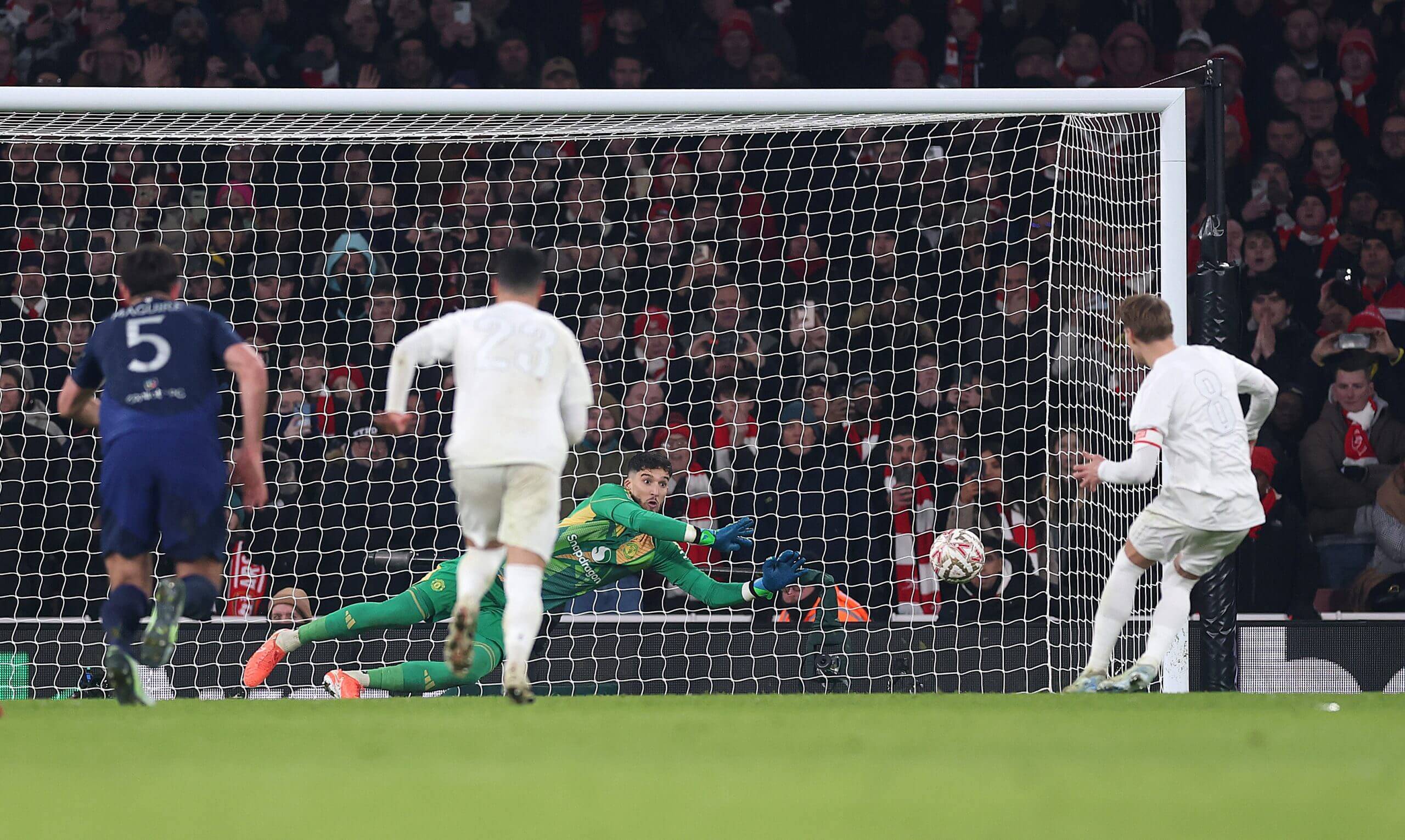 关于瑞典后卫表现失常,小组赛犯错频频的信息 关于瑞典后卫表现失常,小组赛犯错频频的信息