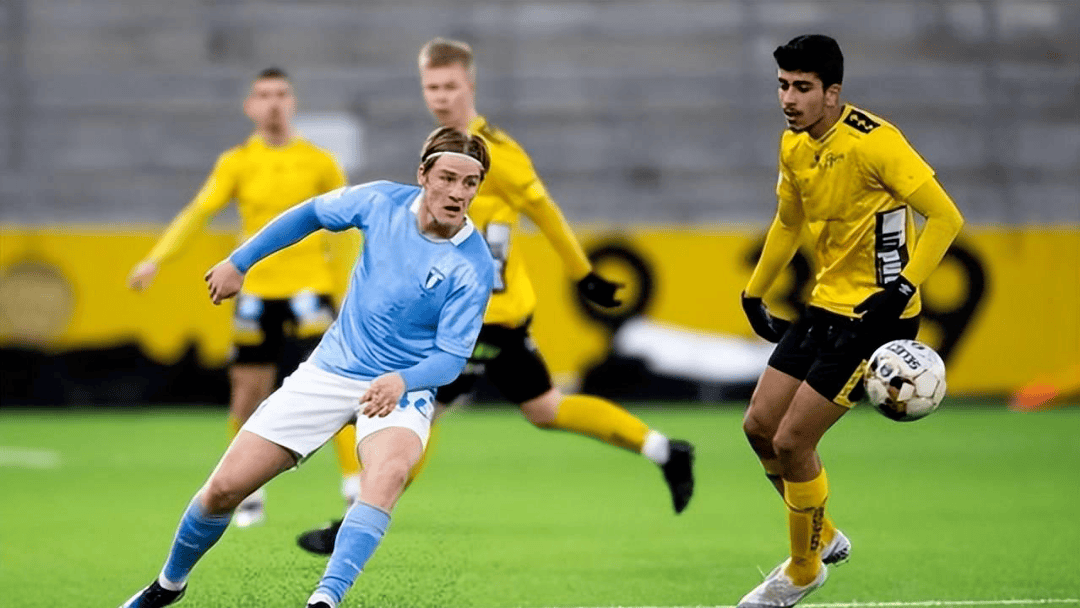 关于激烈角逐引发观众狂热,足球场上对决无限精彩的信息 关于激烈角逐引发观众狂热,足球场上对决无限精彩的信息