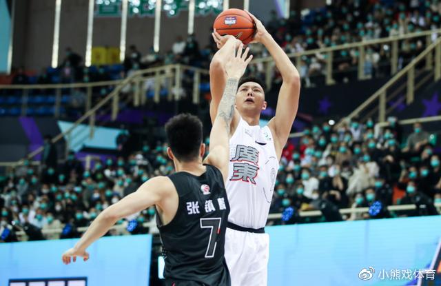 爱游戏登录-江西男篮球员大放异彩荣膺MVP的简单介绍