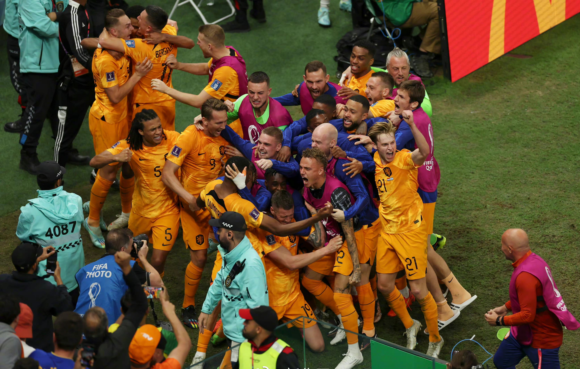 爱游戏官网-包含阿根廷女足战斗疲态：小组淘汰在望的词条