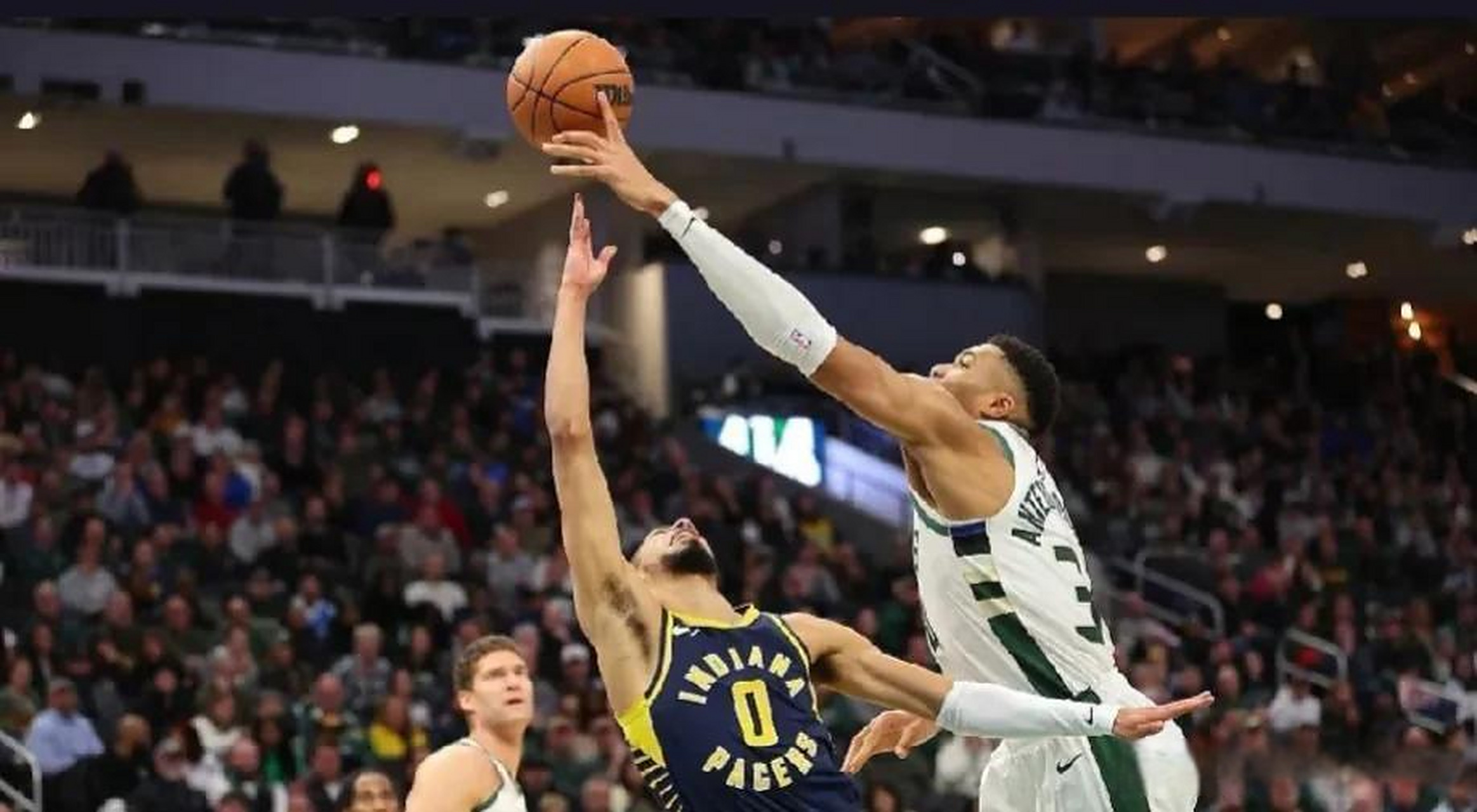 字母哥率领雄鹿队挟胜卷入东部决赛的简单介绍