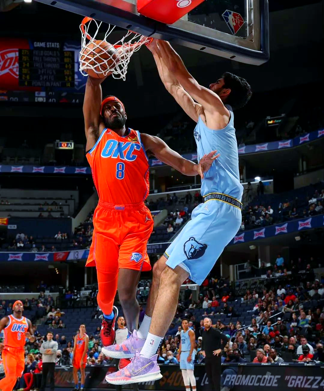 爱游戏app-76人队客场逆转灰熊，终结连败纪录