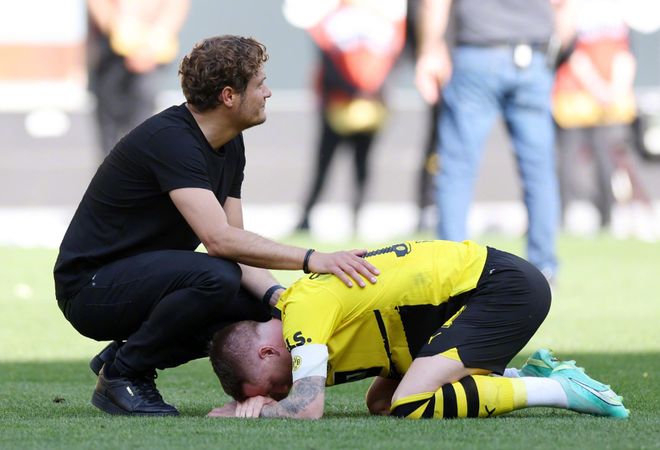 动人瞬间!球场上感人一幕,赞叹无限的简单介绍 动人瞬间!球场上感人一幕,赞叹无限的简单介绍