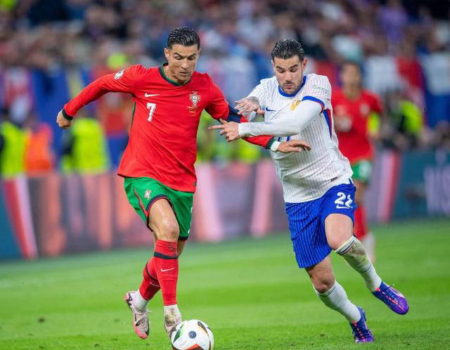 爱游戏体育官网-俄罗斯队主场胜利，成功晋级欧洲杯资格