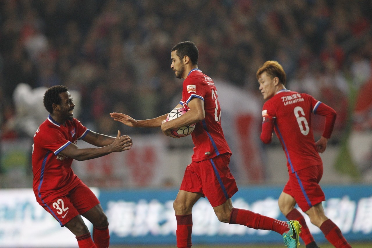 爱游戏亚洲官网-力帆主场迎战绿城，期待击败对手