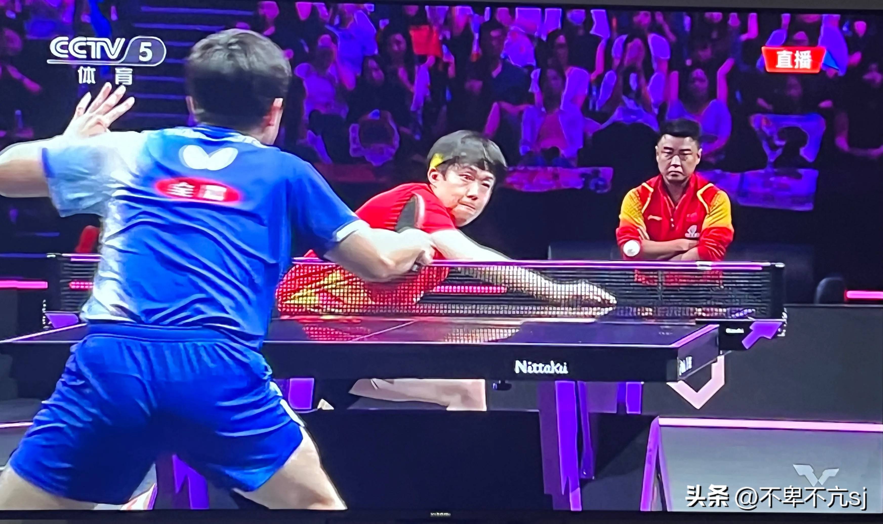 爱游戏登录-赛场上的对决越发精彩，胜负难料