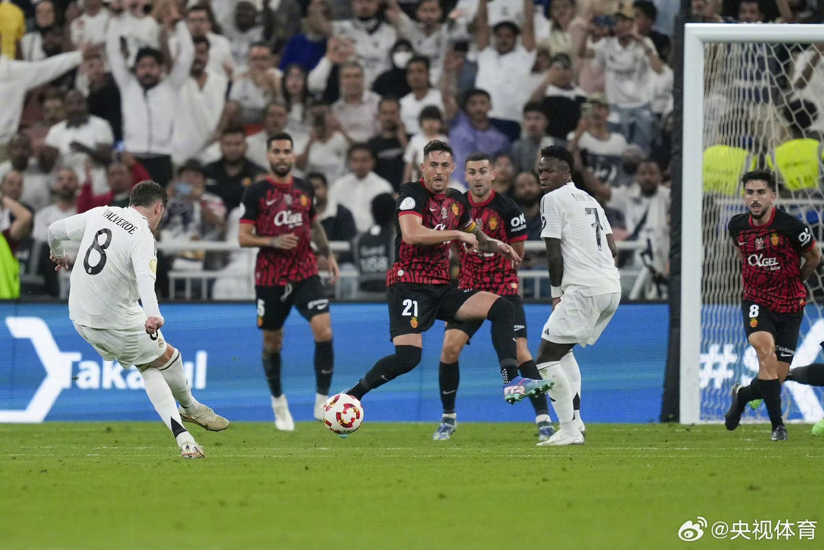 西班牙队横扫乌克兰进军欧洲足球锦标赛决赛 西班牙队横扫乌克兰进军欧洲足球锦标赛决赛