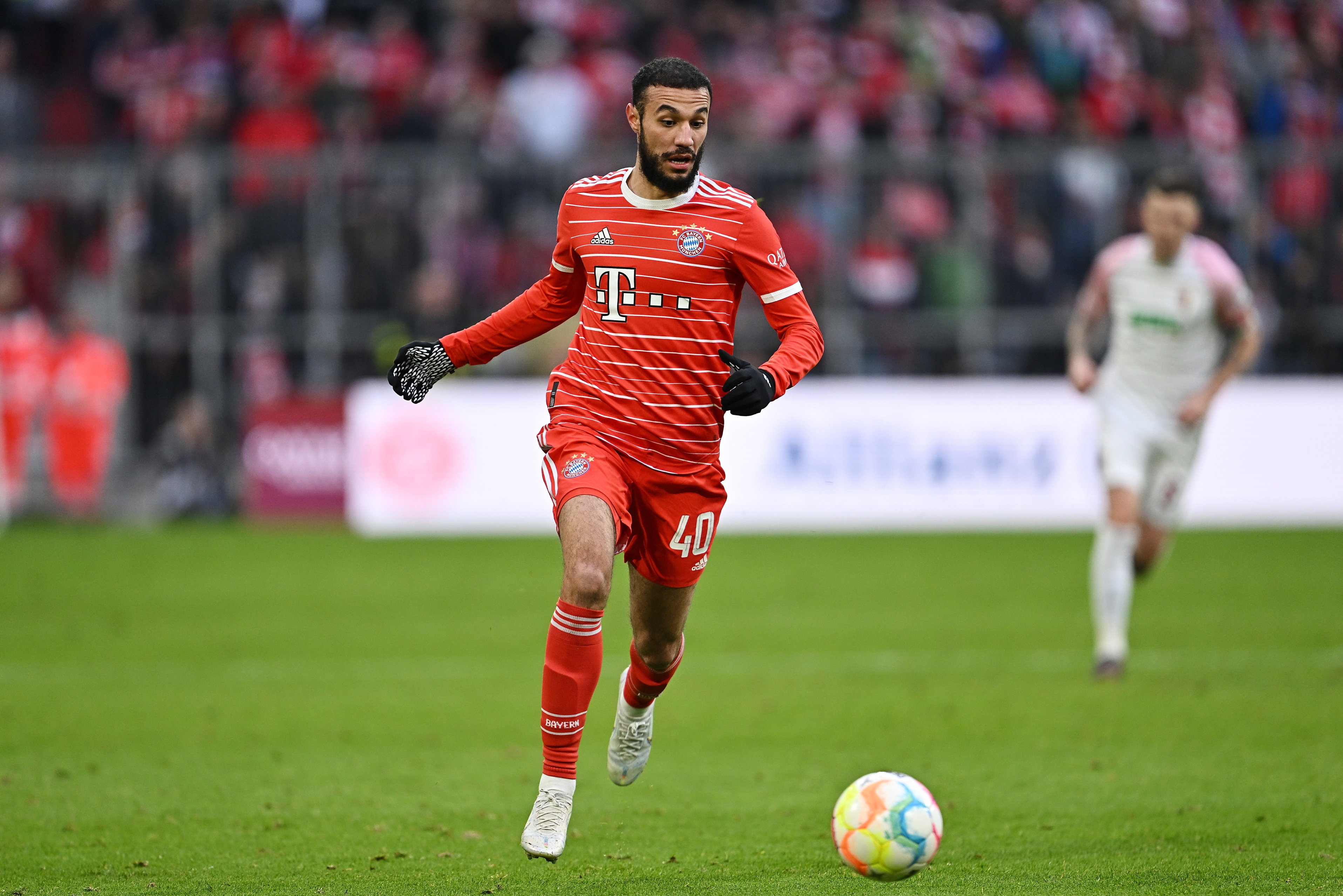 爱游戏亚洲官网-曼联遗憾失利，无缘冠军之路