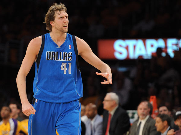 爱游戏网页版-关于小牛队士气低迷，主教练公开批评战术的信息