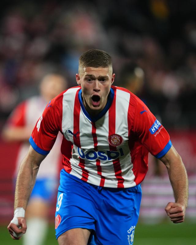 赫罗纳队员发挥出色，取得胜利创造历史