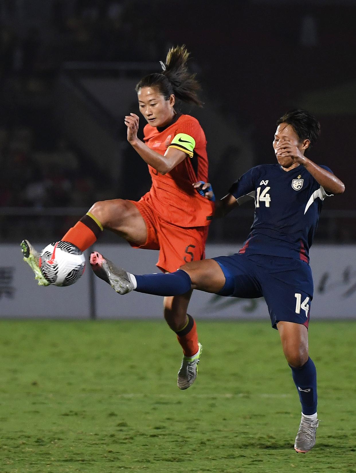 包含足球盛宴:女子锦标赛决赛精彩瞬间回顾和赛事回顾的词条 包含足球盛宴:女子锦标赛决赛精彩瞬间回顾和赛事回顾的词条