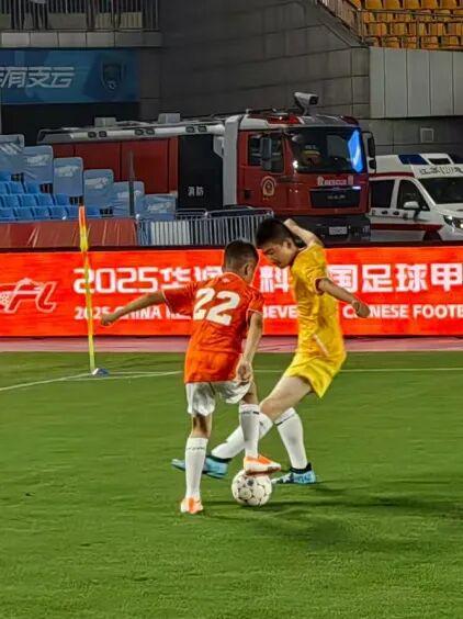 纪录创新惊喜不断,足球联赛再掀高潮的简单介绍 纪录创新惊喜不断,足球联赛再掀高潮的简单介绍