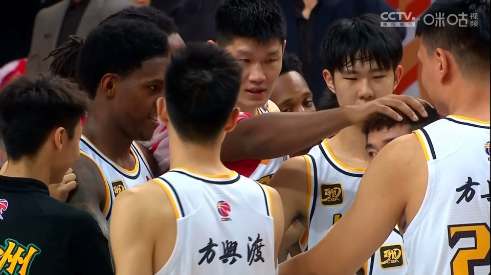 湖南男篮客场战胜福建队,取得胜利 湖南男篮客场战胜福建队,取得胜利