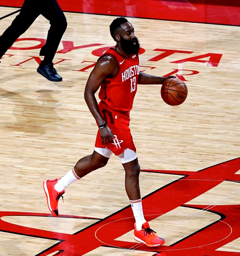 火箭战胜雷霆,实现四连胜! 火箭战胜雷霆,实现四连胜!