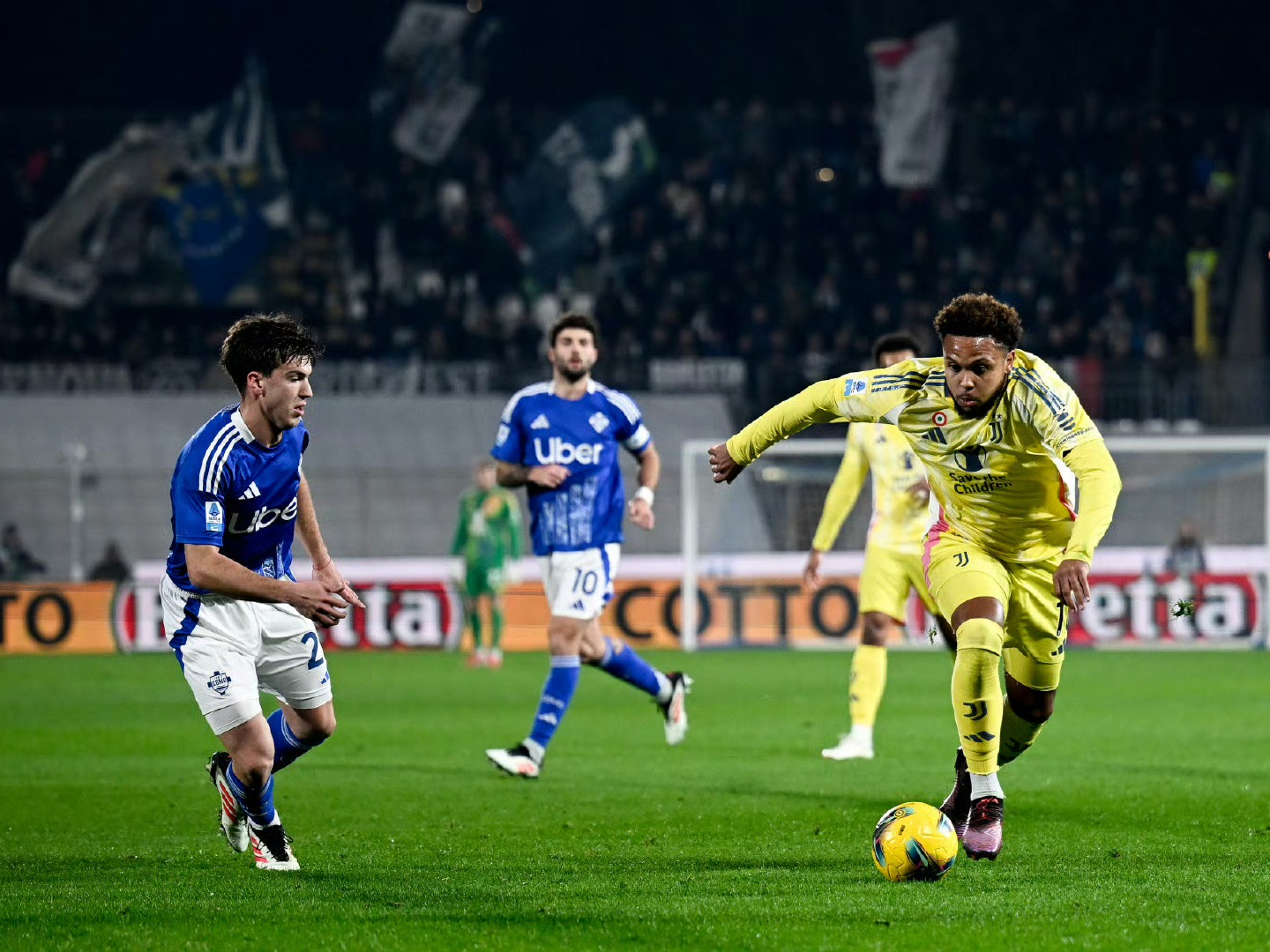 爱游戏入口-尤文图斯客场大胜，表现抢眼