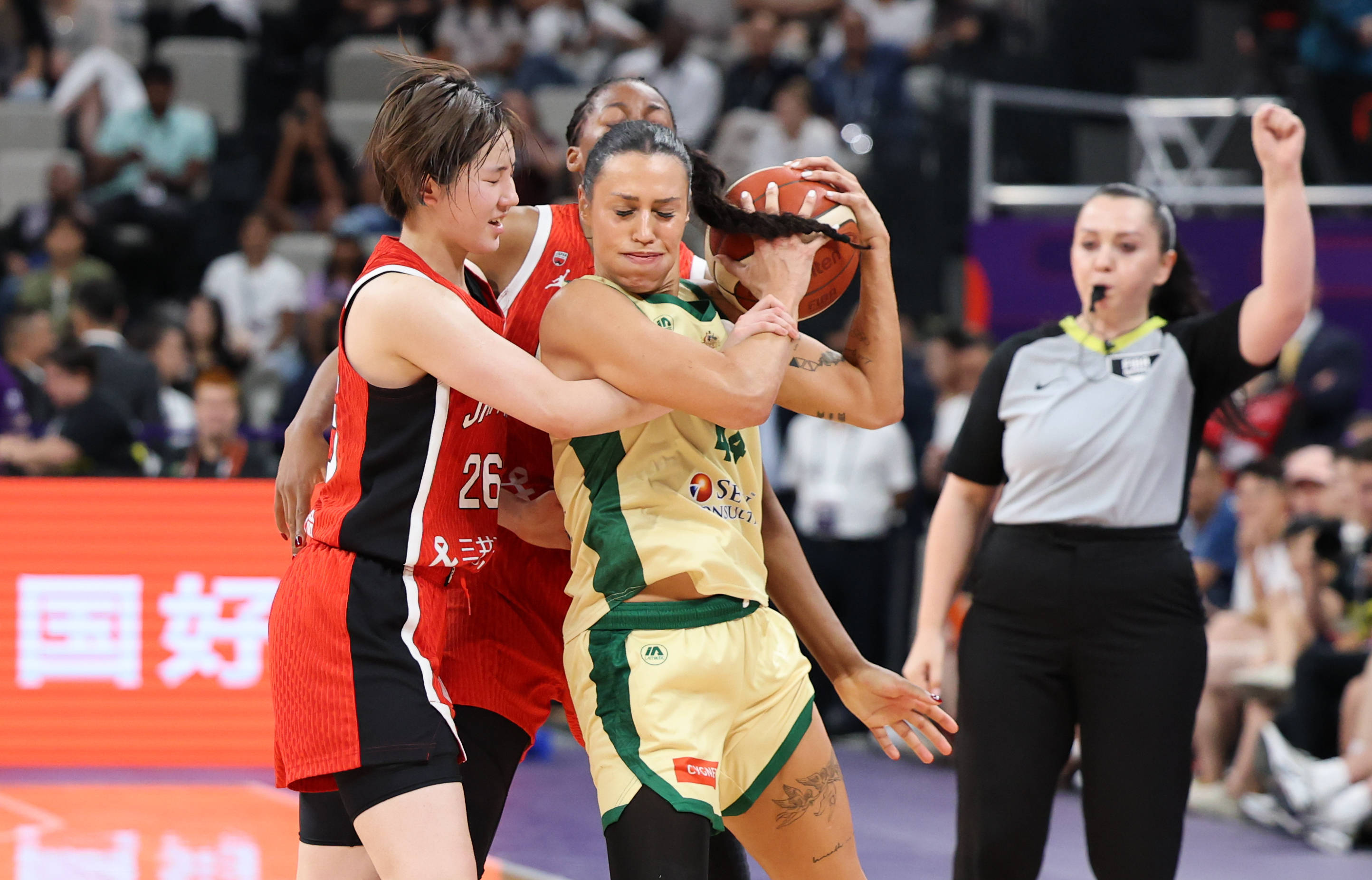 澳大利亚女足喜迎大胜，晋级夺冠