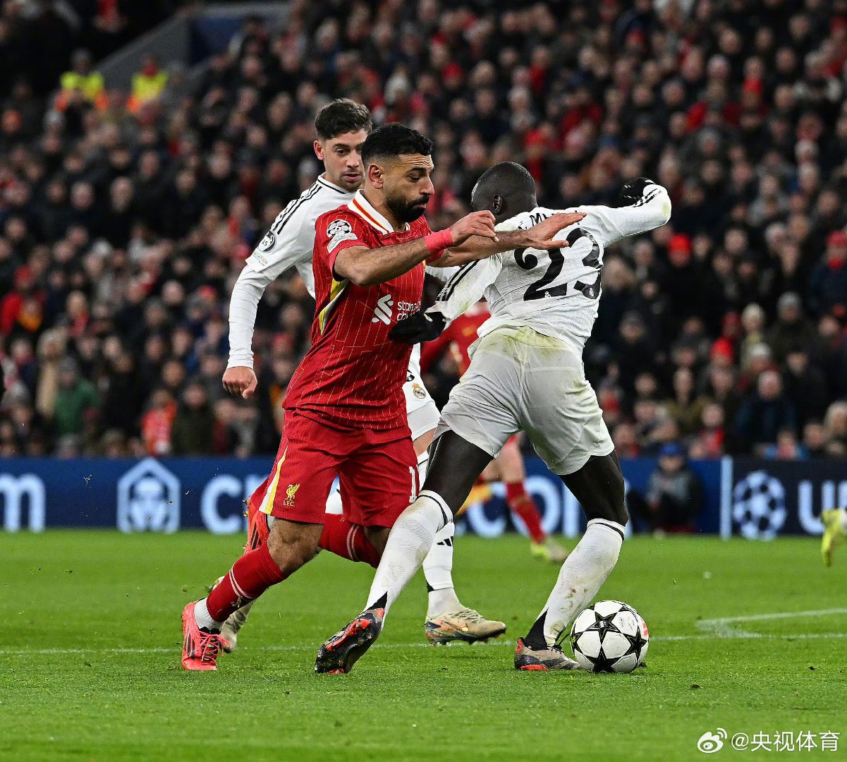 利物浦球员积极备战,冲击欧冠冠军 利物浦球员积极备战,冲击欧冠冠军