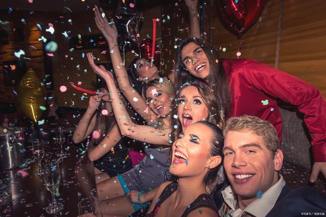 爱游戏入口-派对闪亮，狂欢纷生场面热烈充满快乐的简单介绍